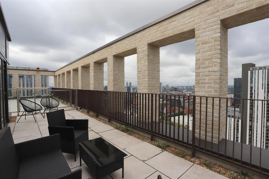 3 bedroom apartment for sale in Victoria House, East Piccadilly, M4